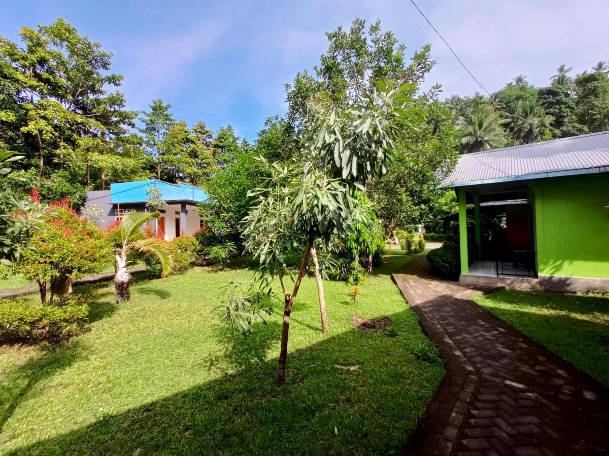 Tangkoko Lodge Bitung Exterior photo