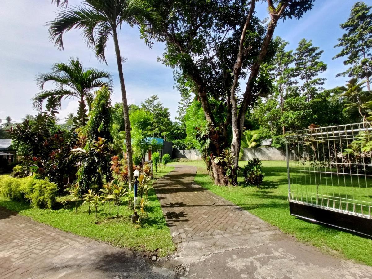 Tangkoko Lodge Bitung Exterior photo